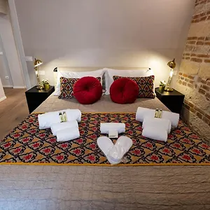  Apartment Romana Italy